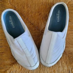 WHITE EASY SPIRIT SLIP ON SHOES